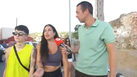Las mujeres de Ceuta crean grupos de WhatsApp para salir a la calle acompañadas Las mujeres de Ceuta crean grupos de WhatsApp para salir a la calle acompañadas