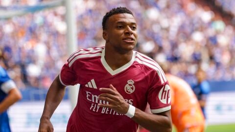 Kylian Mbapp&eacute; celebra su tanto al Schalke 04