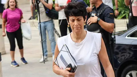 La ministra de Inclusión, Seguridad Social y Migraciones y portavoz del Gobierno, Elma Saiz, a su llegada a una reunión con el presidente de la Ciudad Autónoma de Ceuta La ministra de Inclusión, Seguridad Social y Migraciones y portavoz del Gobierno, Elma Saiz, a su llegada a una reunión con el presidente de la Ciudad Autónoma de Ceuta