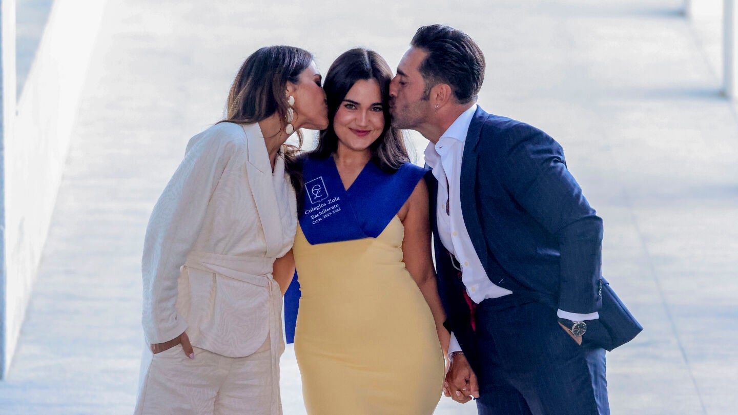 Daniella Bustamante y sus padres, Paula Echevarr&iacute;a y David Bustamante