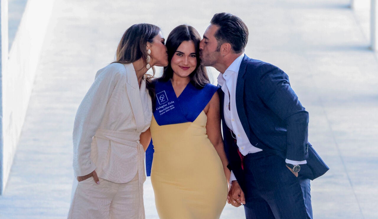 Daniella Bustamante y sus padres, Paula Echevarr&iacute;a y David Bustamante