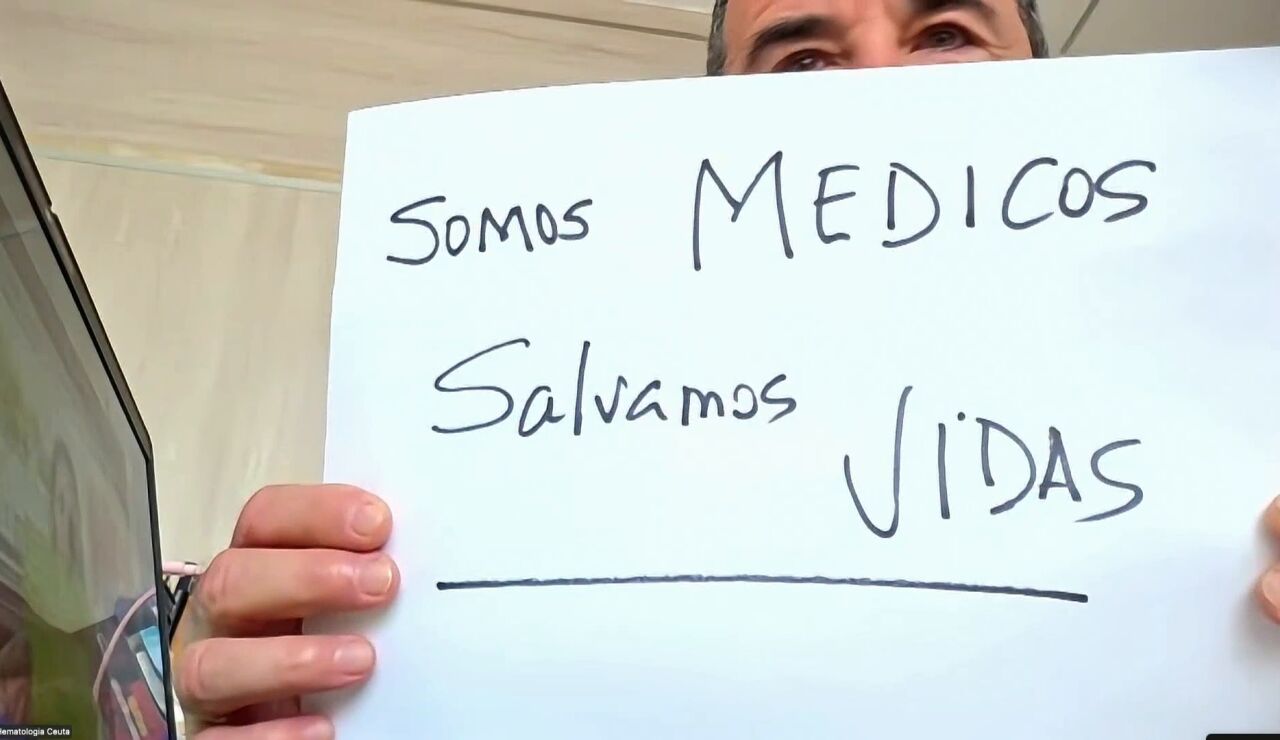 "Somos m&eacute;dicos, salvamos vidas": El marido de Guadalupe recoge su testigo