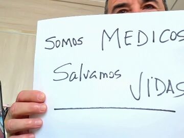 "Somos m&eacute;dicos, salvamos vidas": El marido de Guadalupe recoge su testigo