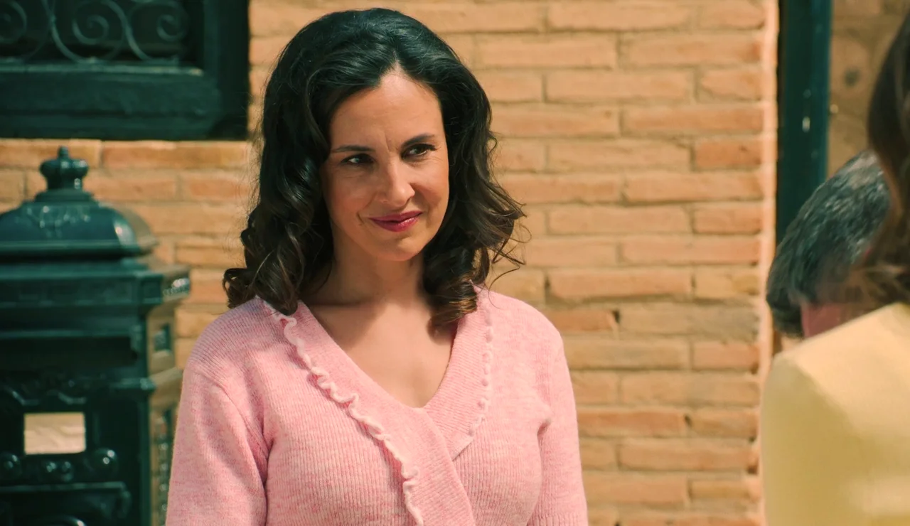 Beatriz descubre que Begoña está enamorada de Andrés tras captar una mirada de amor entre ellos, ¿tramará algo?