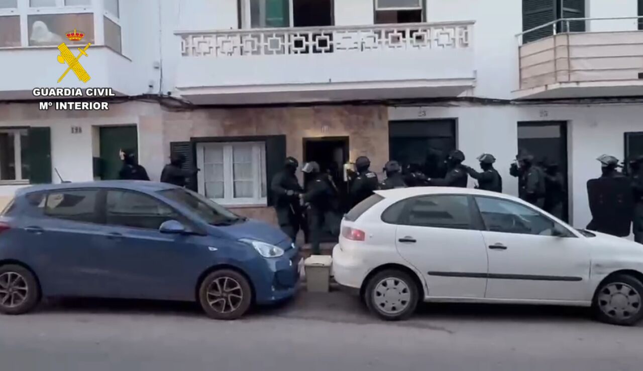 Imagen de la operaci&oacute;n llevada a cabo por la Guardia Civil 