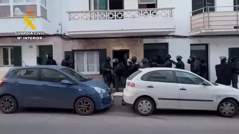 Imagen de la operación llevada a cabo por la Guardia Civil Imagen de la operación llevada a cabo por la Guardia Civil