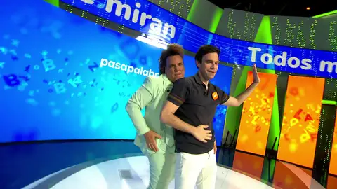 ¡Javier saca sus pasos prohibidos! Torito consigue que baile en Pasapalabra por primera vez ¡Javier saca sus pasos prohibidos! Torito consigue que baile en Pasapalabra por primera vez