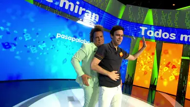 ¡Javier saca sus pasos prohibidos! Torito consigue que baile en Pasapalabra por primera vez ¡Javier saca sus pasos prohibidos! Torito consigue que baile en Pasapalabra por primera vez