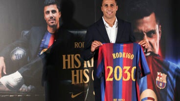 Rodri, presentado con el Barcelona