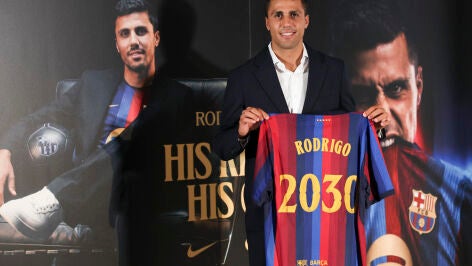 Rodri, presentado con el Barcelona