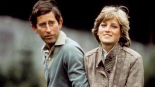 El rey Carlos III y Diana de Gales