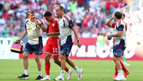 Jamal Musiala se retira lesionado