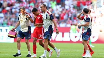 Jamal Musiala se retira lesionado