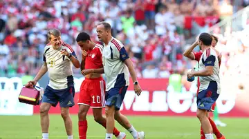 Jamal Musiala se retira lesionado Jamal Musiala se retira lesionado