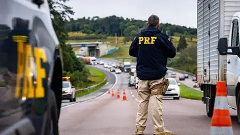 Policía Federal de Carreteras de Brasil (PRF). Policía Federal de Carreteras de Brasil (PRF).