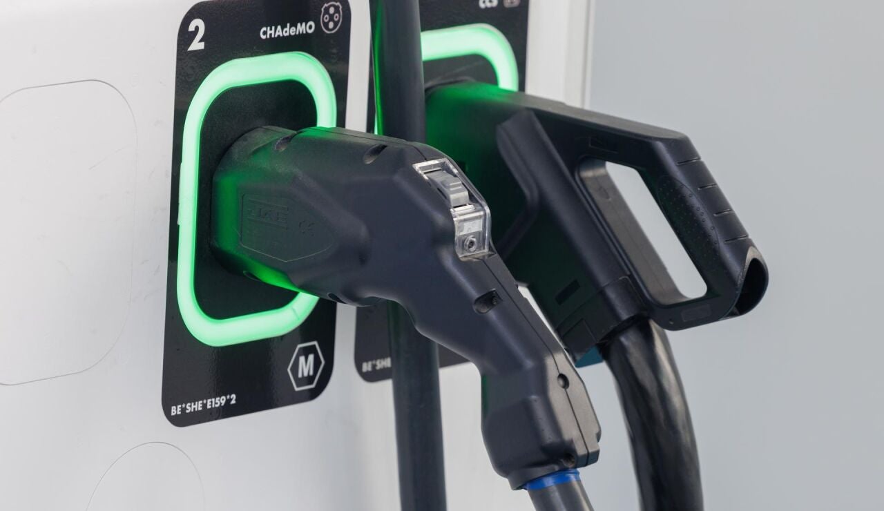 Cargador el&eacute;ctrico para coches