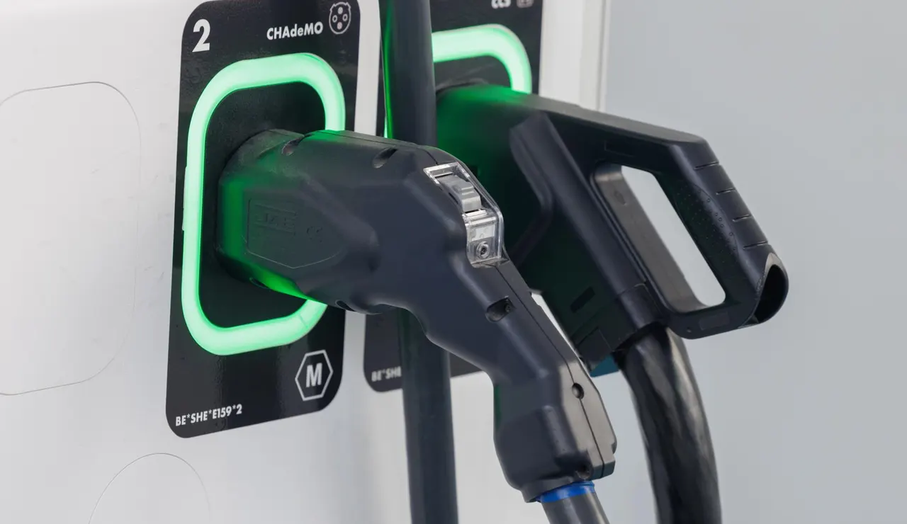 Cargador eléctrico para coches