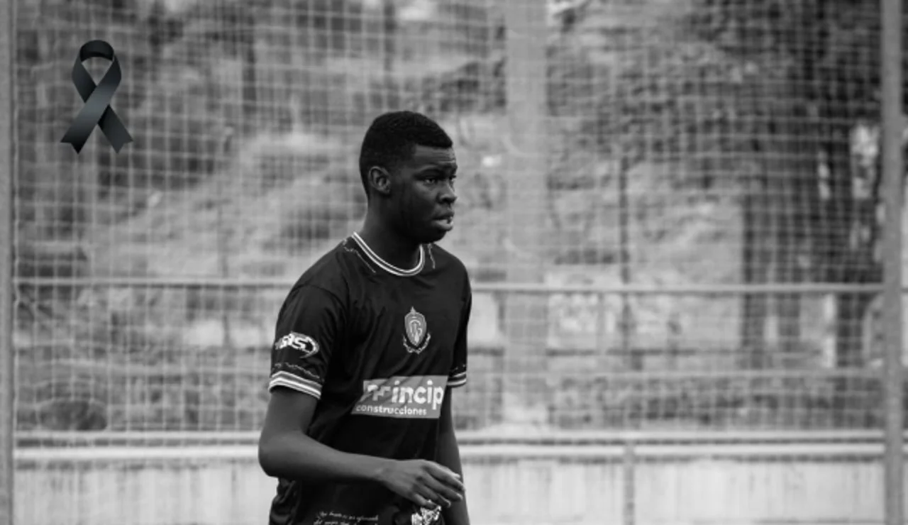 El futbolista Djedy Sidibe del Zaragoza Galaxy