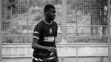 El futbolista Djedy Sidibe del Zaragoza Galaxy