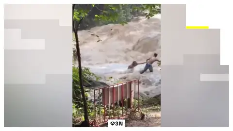 VÍDEO: Una riada se lleva por delante a varios turistas mientras se hacían selfies frente a una cascada VÍDEO: Una riada se lleva por delante a varios turistas mientras se hacían selfies frente a una cascada