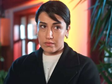 Neslihan Arslan es T&uuml;lay, la malvada tutora de Kader a la que la peque&ntilde;a llama t&iacute;a