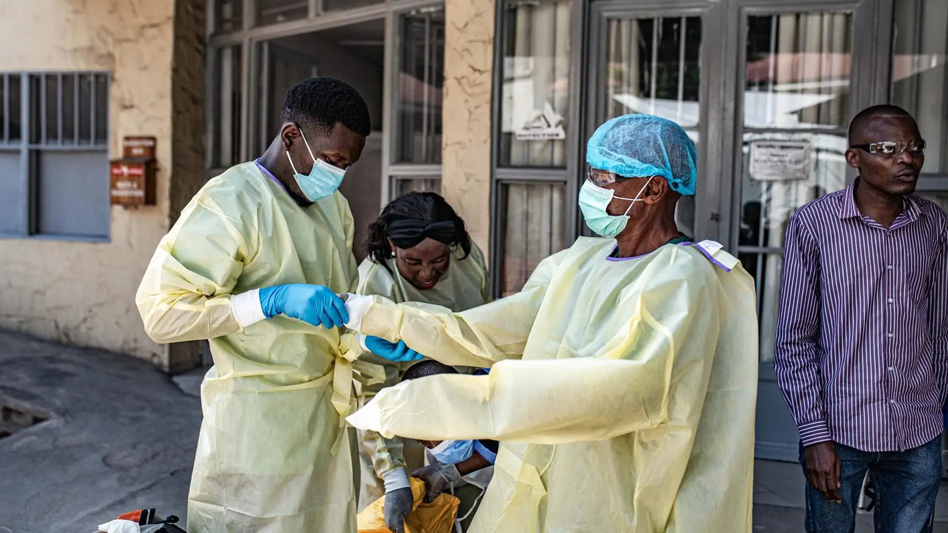 La RDC recibirá 70.000 dosis de la vacuna contra el ébola pese a que no está probada contra el virus Bundibugyo La RDC recibirá 70.000 dosis de la vacuna contra el ébola pese a que no está probada contra el virus Bundibugyo