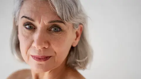 Mujer con arrugas Mujer con arrugas