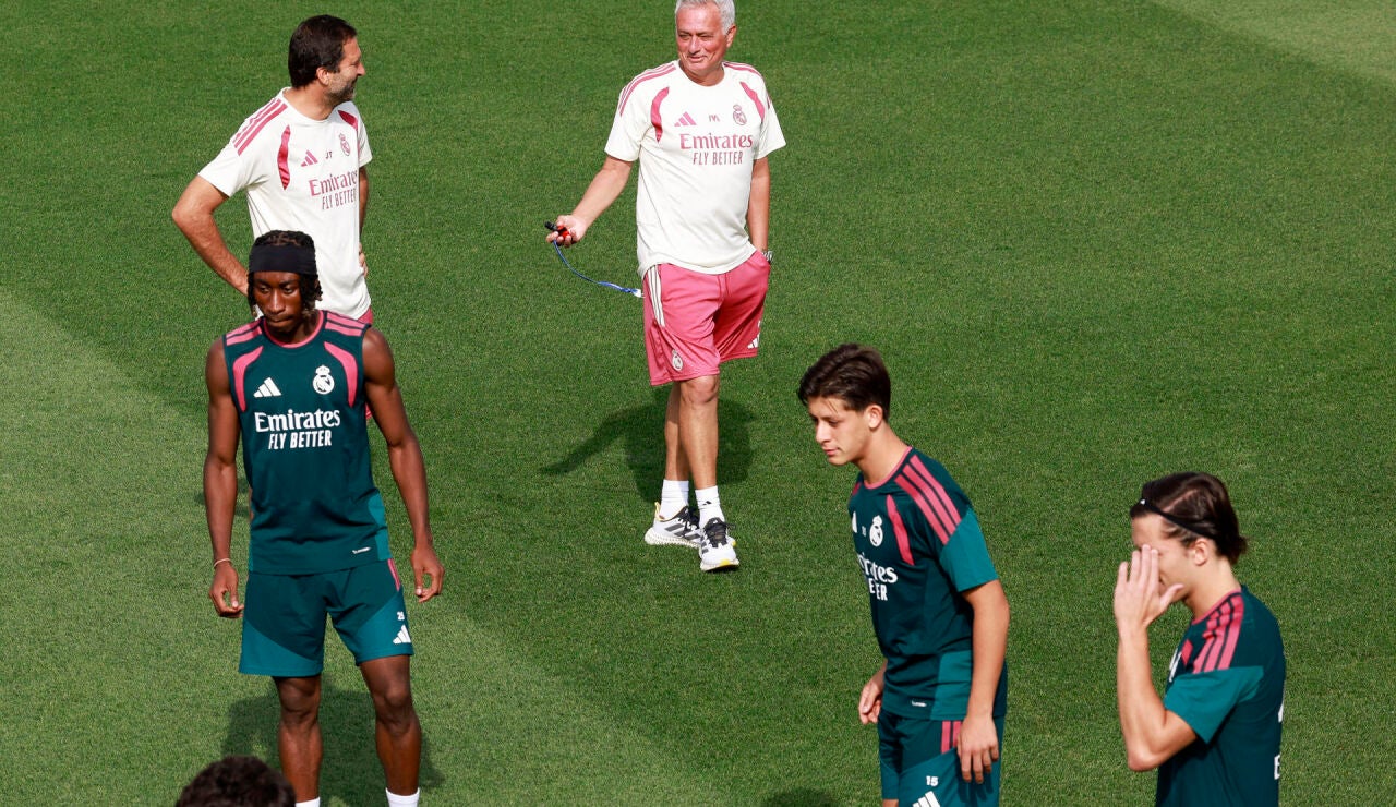 &Uacute;ltimo entrenamiento del Madrid antes de su debut oficial