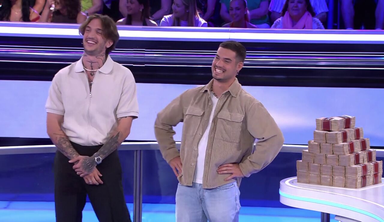 &ldquo;Esto va de bodas&rdquo;: las historias de amor de Juan y Marcos que pueden acabar con un anillo en Atrapa un mill&oacute;n