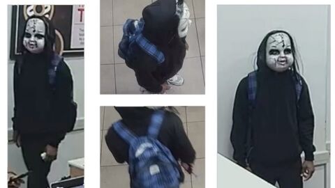 Un hombre enmascarado de Chucky aterroriza Filadelfia (Estados Unidos) persiguiendo y amenazando a la gente