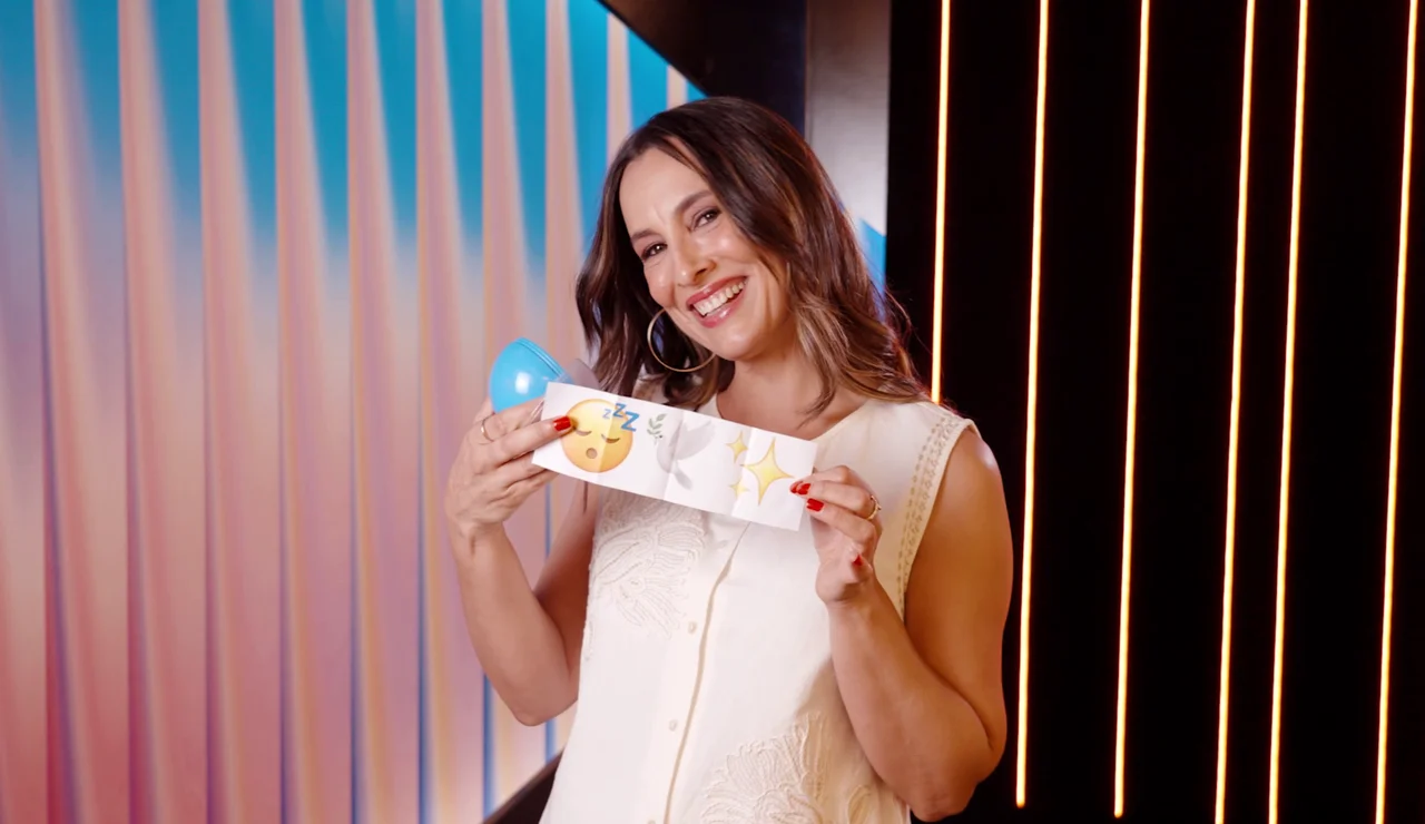 Xenia Tostado, Beatriz en Sueños de libertad, se enfrenta al reto más divertido de Antena 3: ¿cuántas series puede adivinar con emojis?