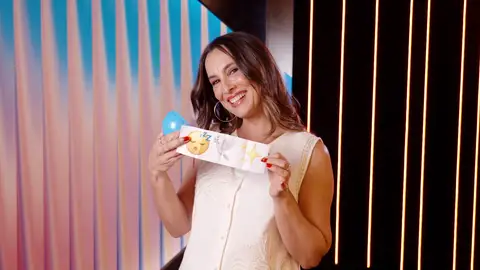 Xenia Tostado, Beatriz en Sueños de libertad, se enfrenta al reto más divertido de Antena 3: ¿cuántas series puede adivinar con emojis? Xenia Tostado, Beatriz en Sueños de libertad, se enfrenta al reto más divertido de Antena 3: ¿cuántas series puede adivinar con emojis?