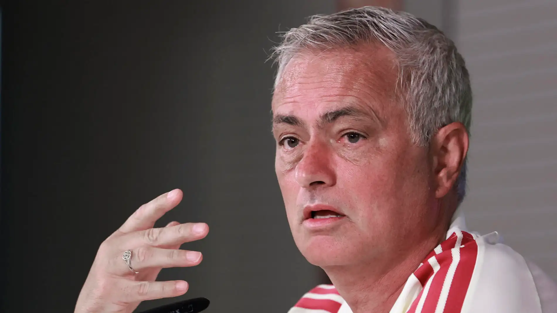 José Mourinho en rueda de prensa José Mourinho en rueda de prensa