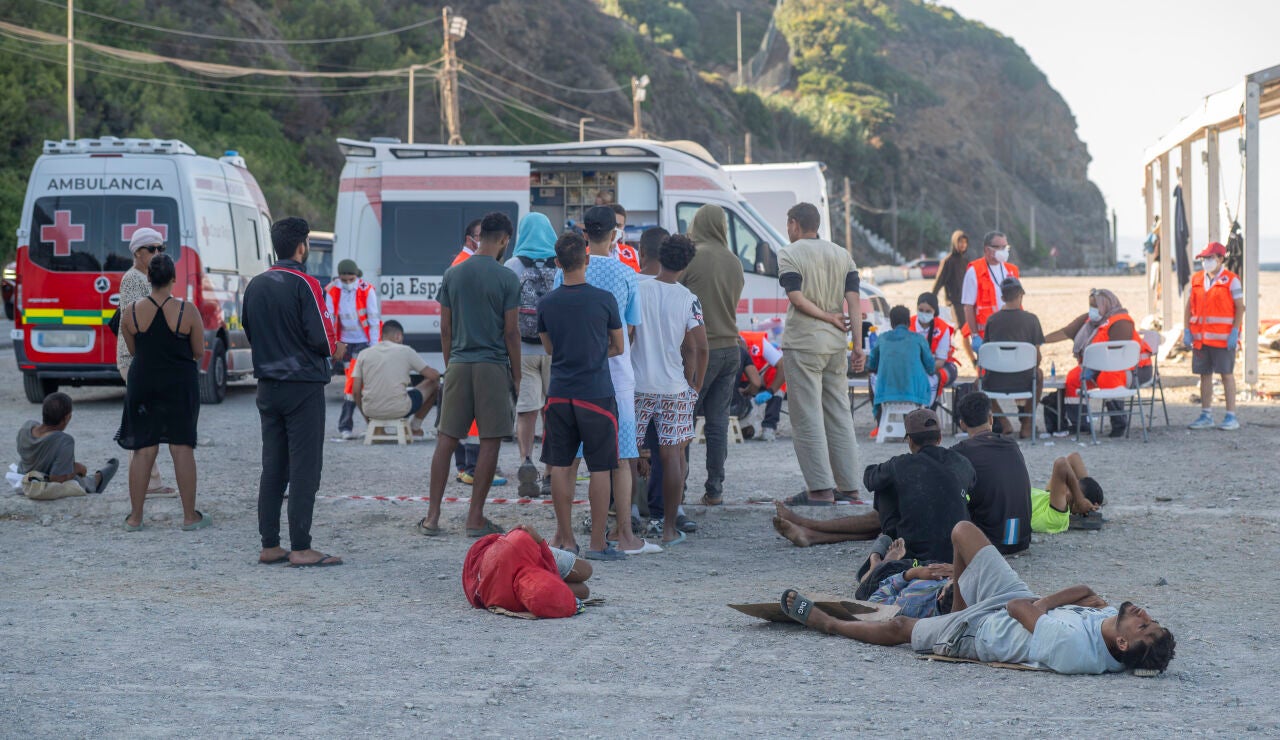 Contin&uacute;a la crisis humanitaria en Ceuta