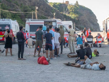 Contin&uacute;a la crisis humanitaria en Ceuta