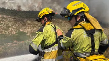 Sucesos.- Los bomberos destacan el comportamiento "violento" y "extremo" del incendio de Segorbe durante la tarde Sucesos.- Los bomberos destacan el comportamiento "violento" y "extremo" del incendio de Segorbe durante la tarde