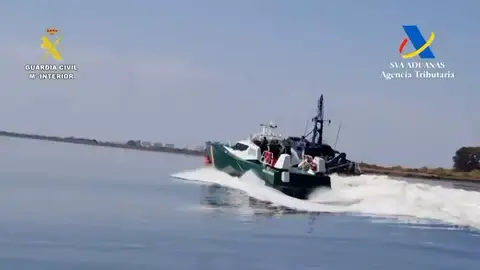 Detenidos 10 narcotraficantes en Huelva tras el ataque a tiros a una patrullera de la Guardia Civil durante una persecución Detenidos 10 narcotraficantes en Huelva tras el ataque a tiros a una patrullera de la Guardia Civil durante una persecución