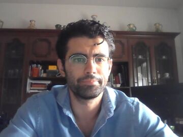 Javier Mart&iacute;n, polit&oacute;logo