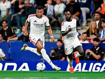 Mbapp&eacute; y Vin&iacute;cius, en acci&oacute;n ante el Espanyol