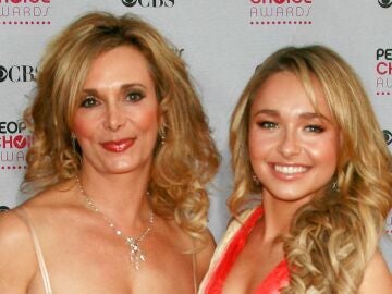 Hayden Panettiere y su madre Lesley Vogel