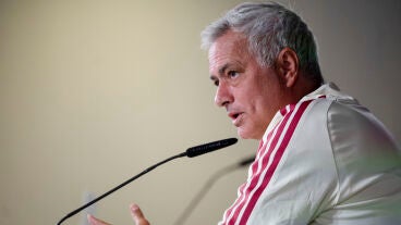 Mourinho atiende a los medios en Valdebebas