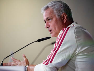 Mourinho atiende a los medios en Valdebebas