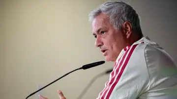 Mourinho atiende a los medios en Valdebebas Mourinho atiende a los medios en Valdebebas