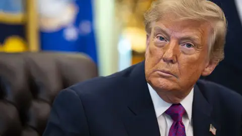 Trump anuncia "el mayor acuerdo de la historia" con Venezuela para "duplicar" sus reservas de petróleo Trump anuncia "el mayor acuerdo de la historia" con Venezuela para "duplicar" sus reservas de petróleo