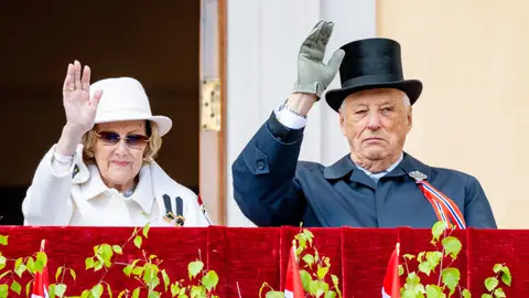 La reina Sonia y el rey Harald de Noruega La reina Sonia y el rey Harald de Noruega