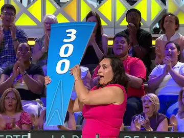 Noelia, la primera concursante en caer en el gajo ‘Dymo’, se hace con una ola de ¡650 euros! Noelia, la primera concursante en caer en el gajo ‘Dymo’, se hace con una ola de ¡650 euros!
