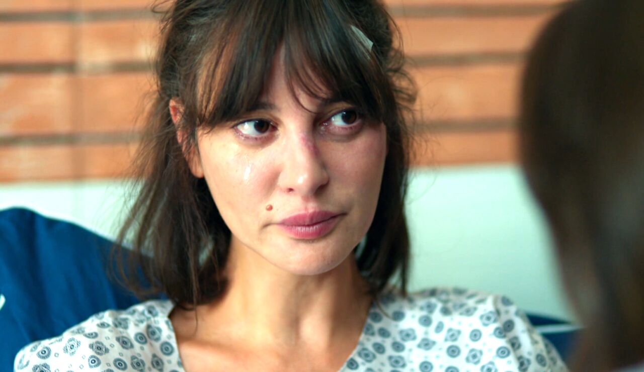 Mine acepta la propuesta de Alya para huir con su hija y empezar una nueva vida 