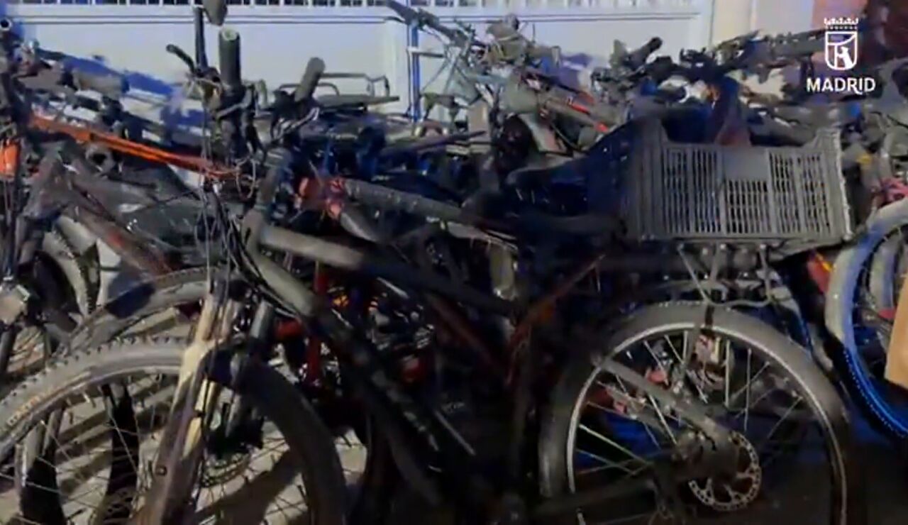 Incendio en un garaje lleno de bicicletas el&eacute;ctricas
