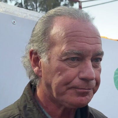 Bert&iacute;n Osborne haciendo declaraciones a la prensa