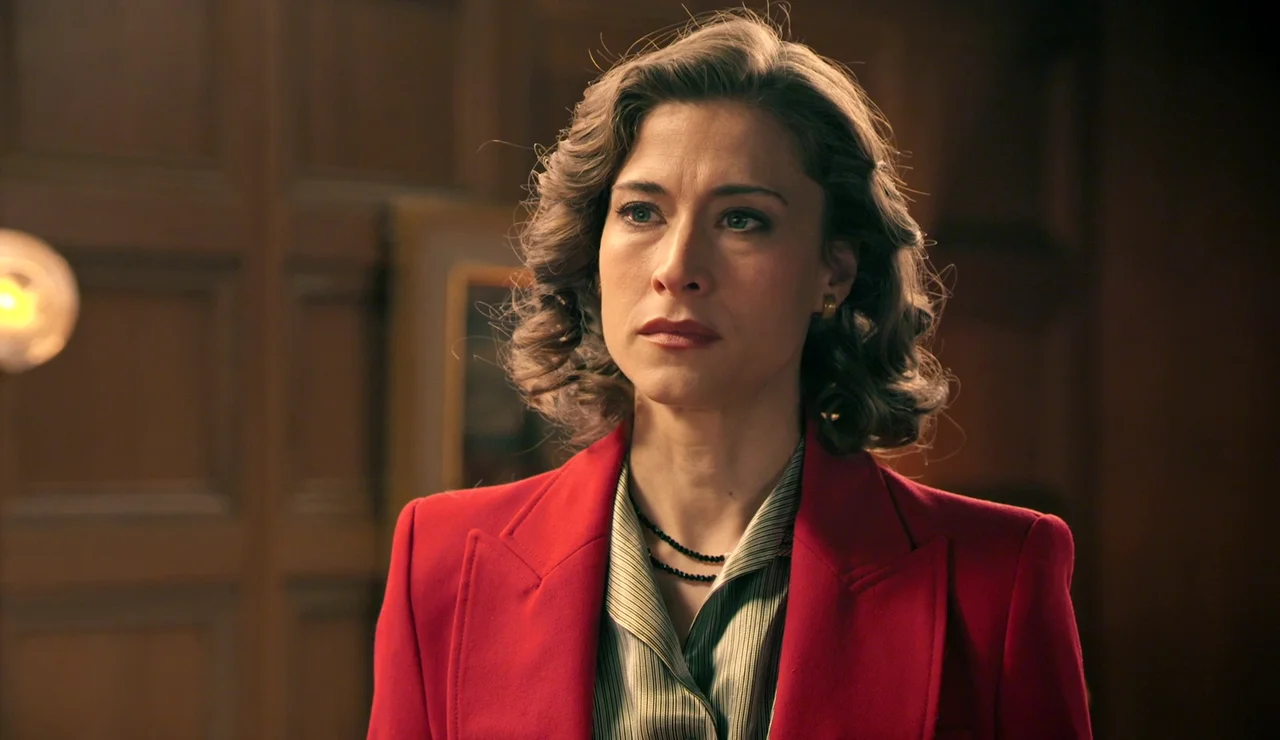 Marta cede ante las amenazas de Gabriel por miedo a que despidan a Claudia: “Eres un cretino”